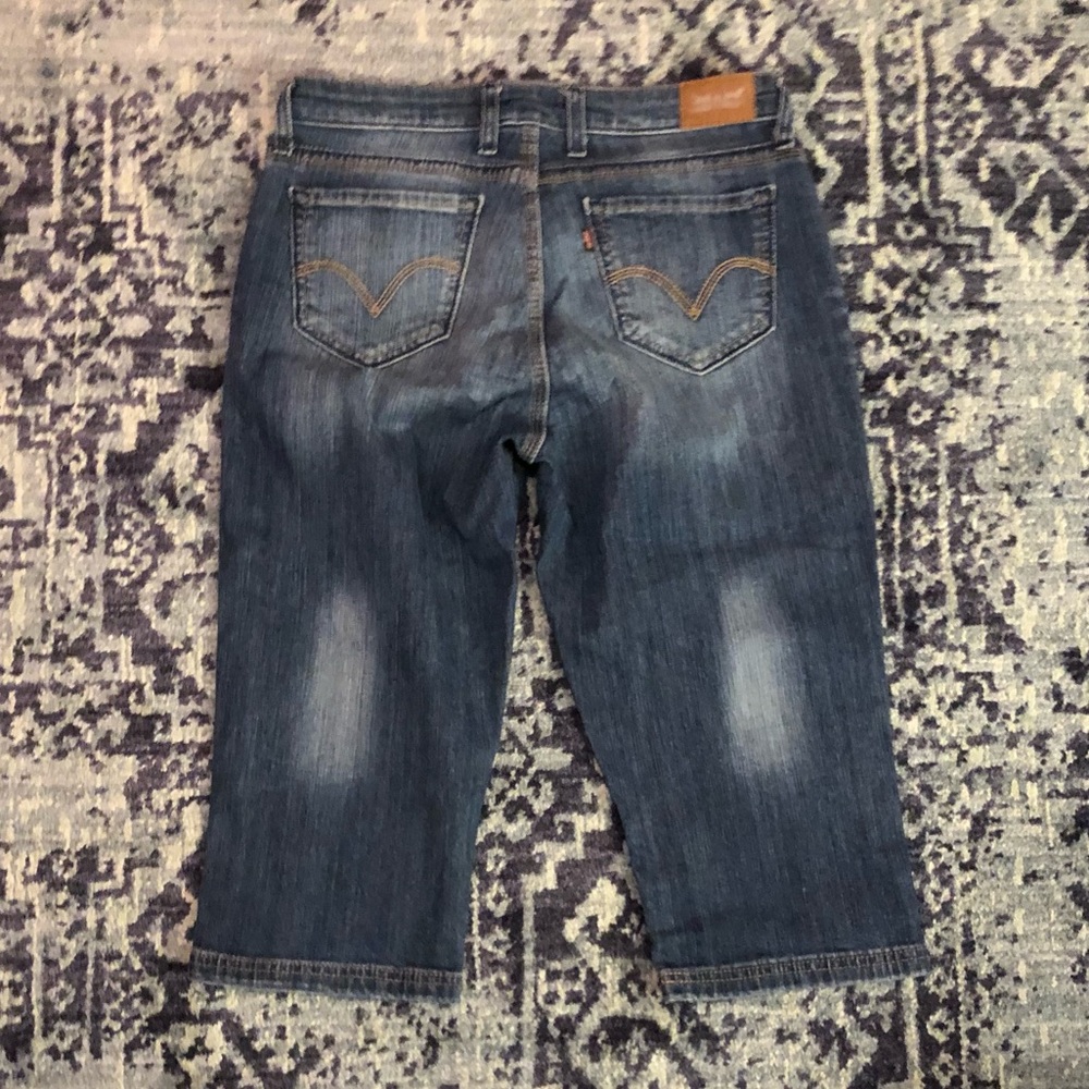 Levi’s Capris - Picture 2 of 7